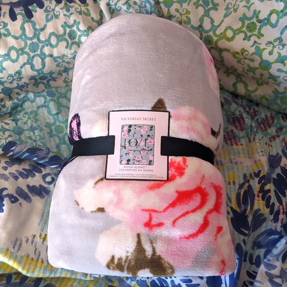 Victoria's Secret Other - Victoria's Secret Blanket